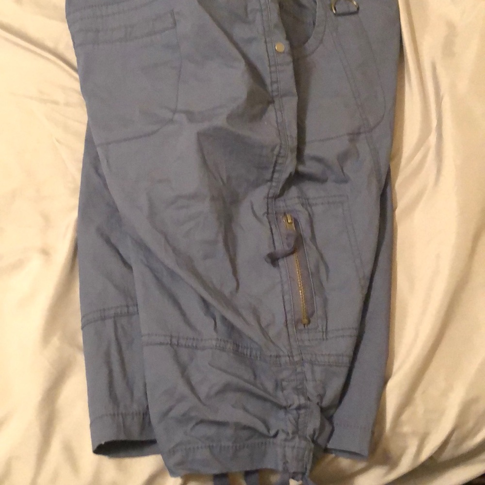 Macy’s Capris - Picture 4 of 4